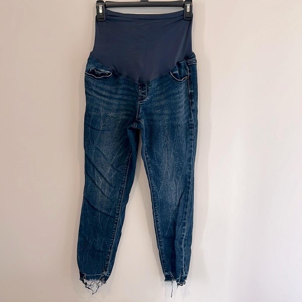 Maternity 6 SHORT Old Navy Full Panel Distressed Jeans